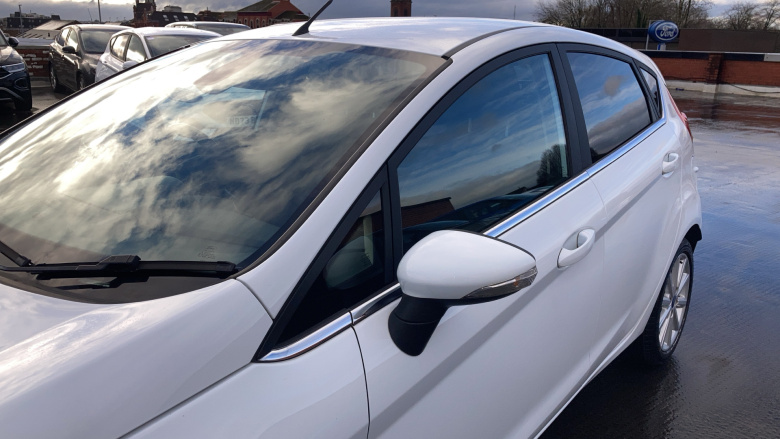 Ford Fiesta 1.0 EcoBoost Titanium 5dr Petrol Hatchback